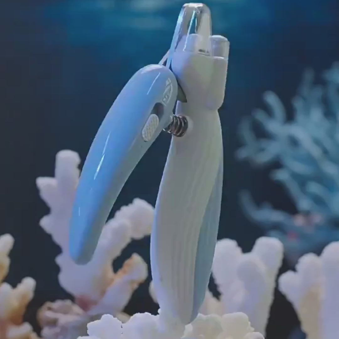 Professional Pet Nail Clippers with LED Light – Labour-Saving Dog & Cat Nail Trimmer for Safe, Stress-Free Grooming